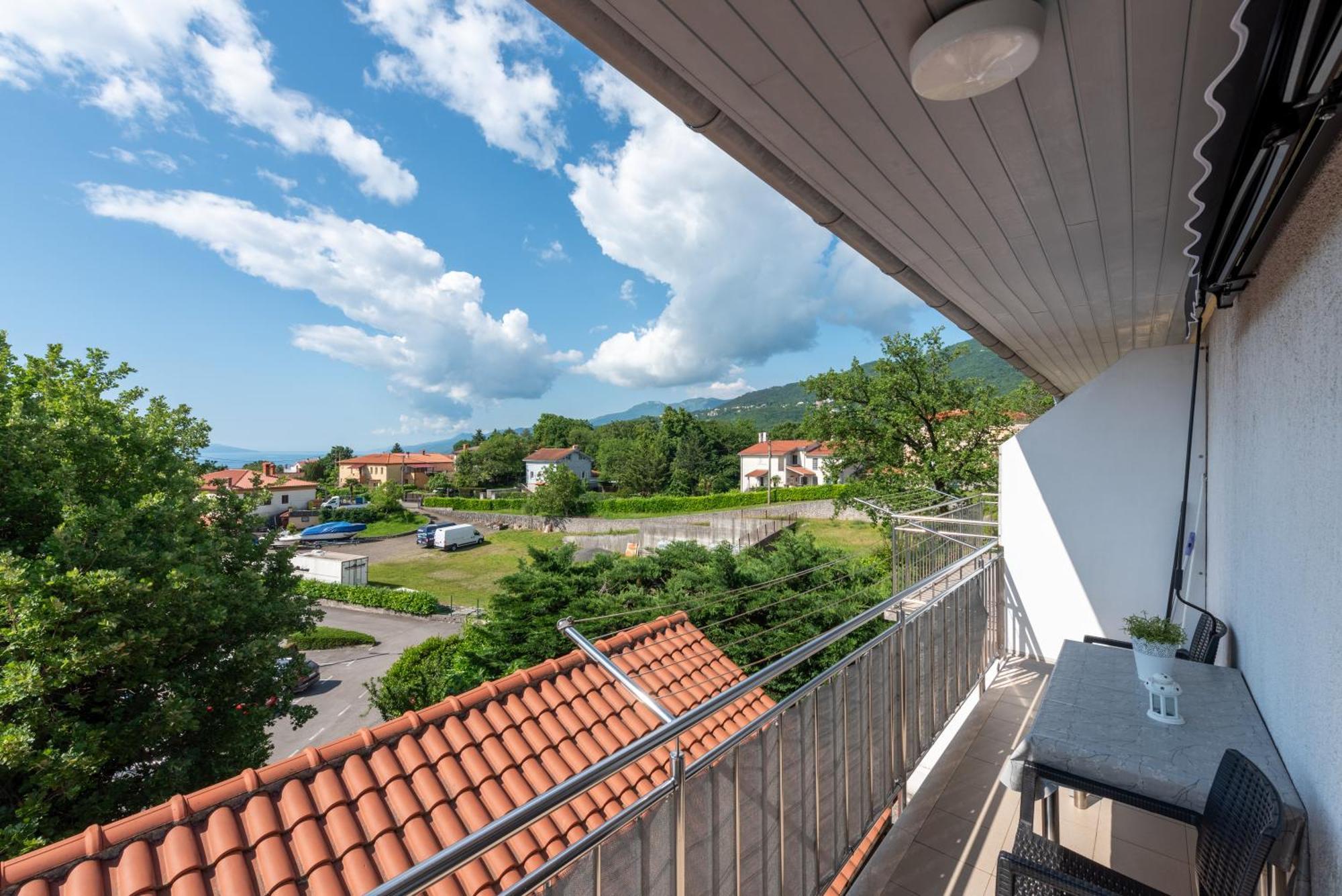 Apartments Dorijan With Pool Matulji Oda fotoğraf